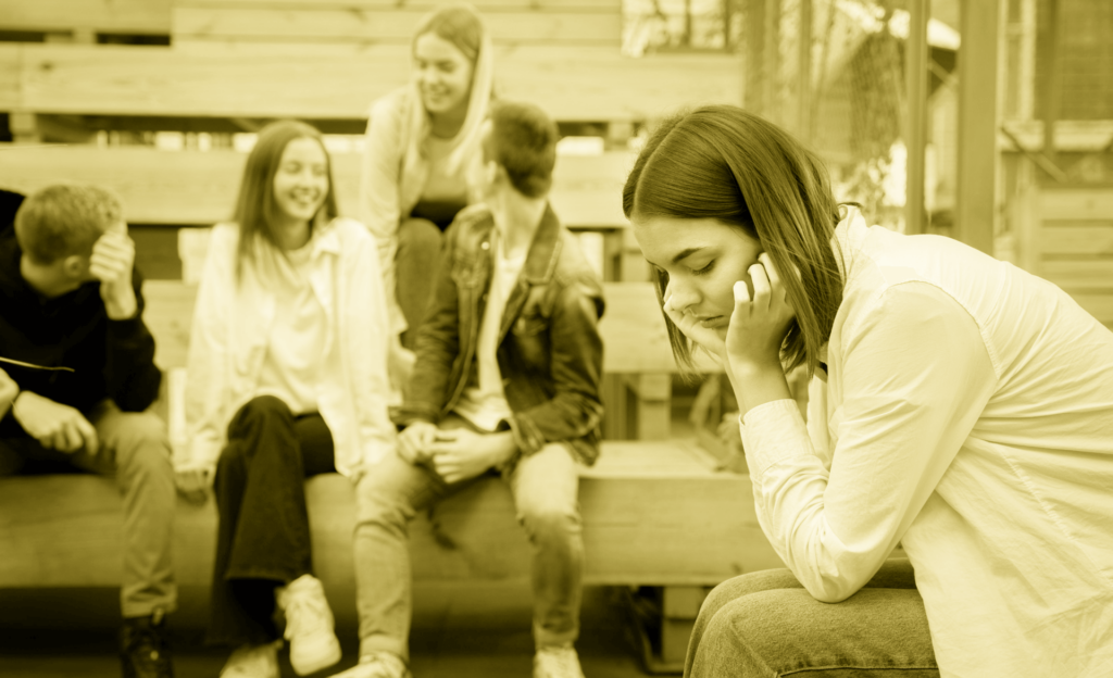 Immagine di una ragazza depressa perché bullizzata