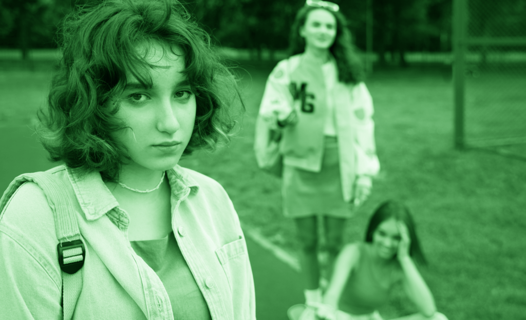 Immagine di una ragazza triste perché bullizzata